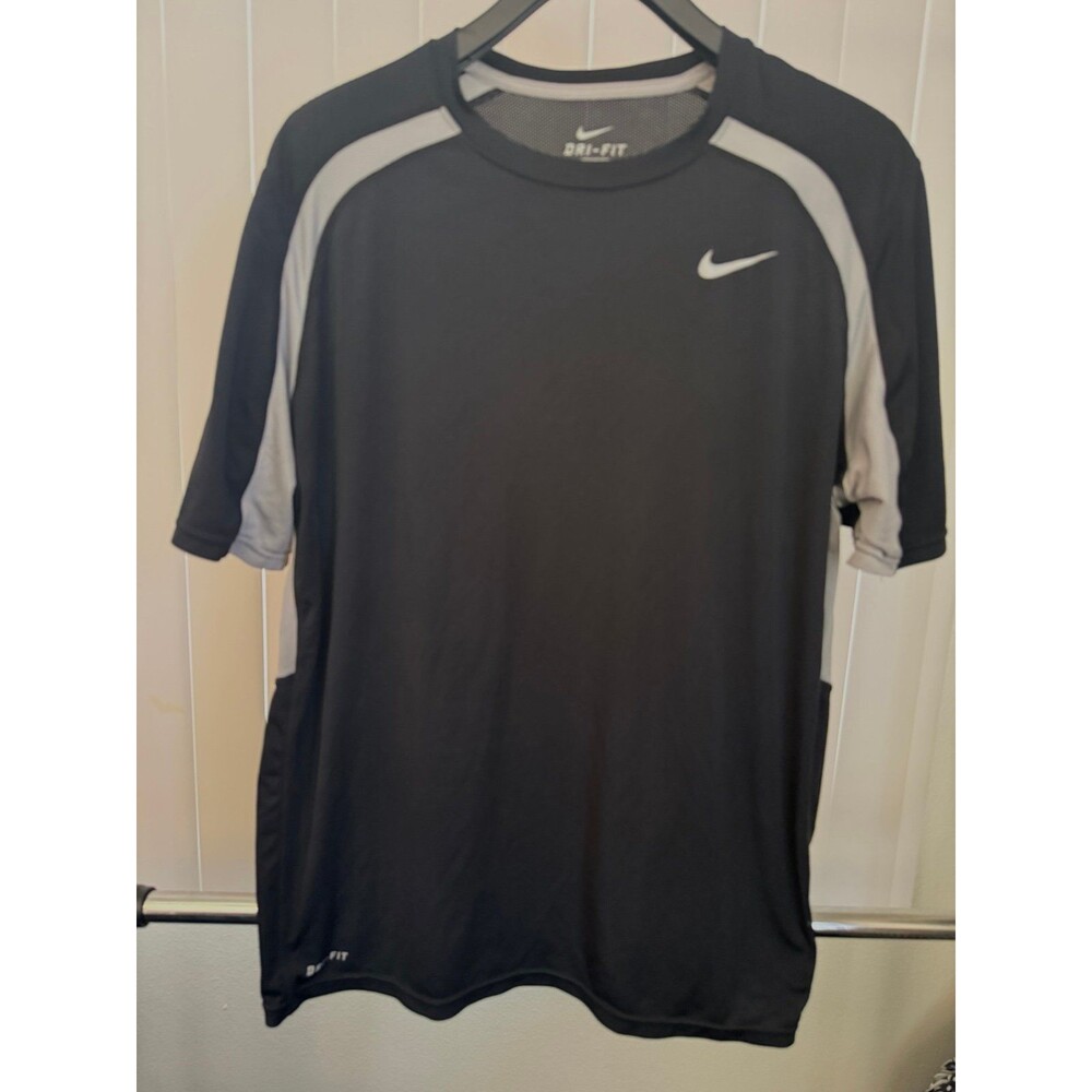 Men’s Nike Dri-FIT Moisture Wicking Black /Gray Shirt Size X-large
